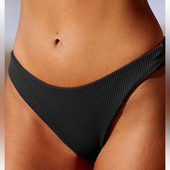 Berlook Balck Twist Backless Bikini Set, NWT - Picture 3 of 7